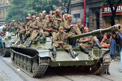 Sovětská armáda přizvala k okupaci i vojska dalších spojenců. 