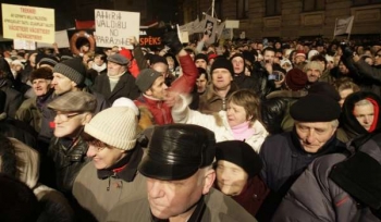 Lidé jsou nespokojeni. Růst lotyšské ekonomiky byl v mnohém bublina.