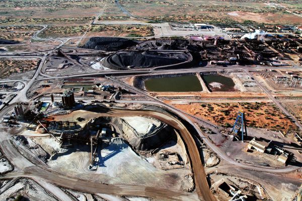 Australský důl společnosti Rio Tinto. Australský důl společnosti Rio Tinto.