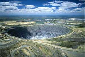 Rio Tinto těž&iacute; vedle železa či bauxitu tak&eacute; měď (důl v Jižn&iacute; Africe)