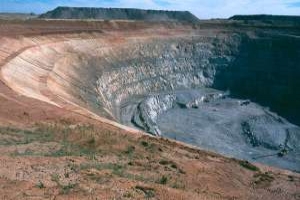 Doly firmy Rio Tinto přilákaly čínské a americké finančníky