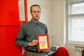 Otec Honzíka Roman Rokos.