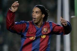 Brazilský fotbalista Ronaldinho. Brazilský fotbalista Ronaldinho.