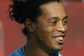 Ronaldinho. Kam odejde brazilský fotbalista z Barcelony?