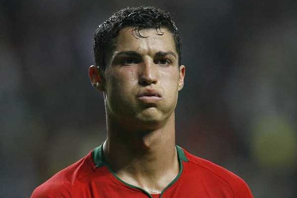 Cristiano Ronaldo patří mezi největší favority na zisk Zlatého míče.