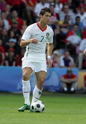 Cristiano Ronaldo v zápase s Českem.