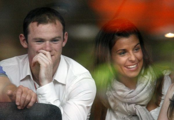 Wayne Rooney s přítelkyní Coleen McLoughlinovou v den svatby.