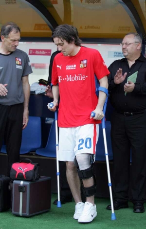 Zraněn&yacute; Tom&aacute;&scaron; Rosick&yacute;.
