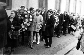 Poslední rozloučení s Janem Palachem na snímcích Zdeňka Novotného.
