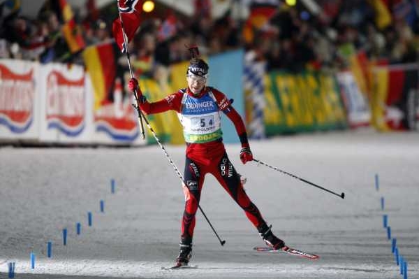 Nor Ole Einar Bjoerndalen v cílové rovince štafet. Nor Ole Einar Bjoerndalen v cílové rovince štafet.