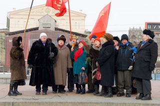 Ru&scaron;t&iacute; komunisti vzpom&iacute;naj&iacute; na star&eacute; časy. Mnoh&yacute;m bylo opravdu l&eacute;pe.