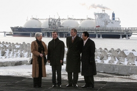 Medveděv na pracovn&iacute; n&aacute;v&scaron;těvě na jihu Sachalinu, 18. &uacute;nora 2009.