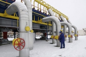 Pracovník kompresní stanice plynu firmy RWE Transgas u Břeclavi.