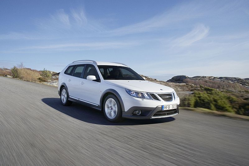 Saab 9-3X má oproti kombi zvýšený podvozek až o tři a půl centimetru.