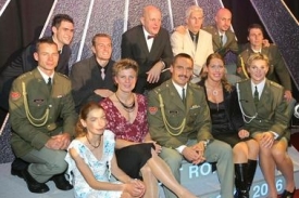 Stanislav Sajdok (nahoře třetí zleva) na vyhlášení Atlet roku 2006.