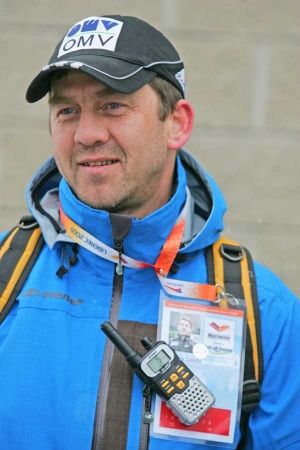 Tren&eacute;r česk&yacute;ch skokanek Jaroslav Sakala.