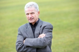 Mokr&yacute; a Ivo Lubas (na sn&iacute;mku) jsou pr&yacute; n&aacute;zorov&iacute; akrobati.