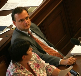 Ministru Nečasovi se politické ambice jeho podřízeného nezdají.