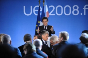 Nicolas Sarkozy na evropském summitu. I přes některé úspěchy, průměr.