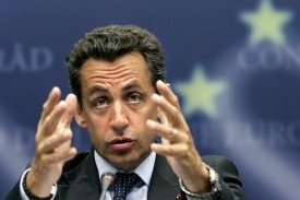Nicolas Sarkozy na zasedání ministrů financí v Bruselu