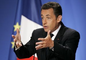 Nicolas Sarkozy při novoročním projevu. Nicolas Sarkozy při novoročním projevu.