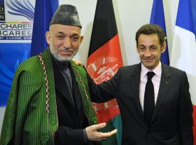 Afgh&aacute;nsk&yacute; a francouzsk&yacute; prezident na summitu NATO v Bukure&scaron;ti.
