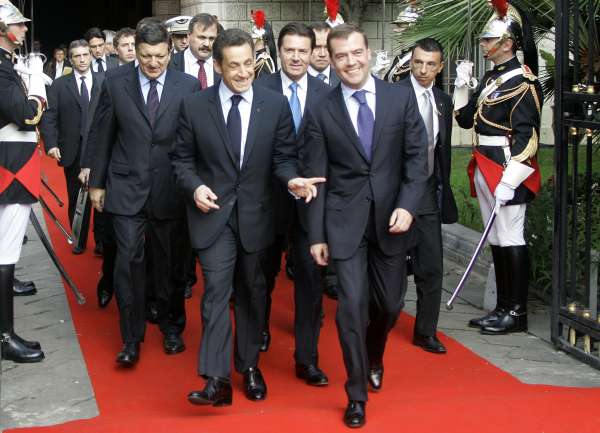 Sarkozy a Medveděv na čele summitu v Nice.