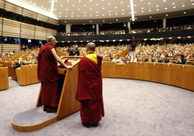 Jeho Svatost v Evropském parlamentu 4. 12. 2008.
