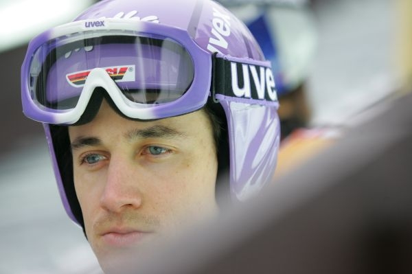 Zklamaný skokan Martin Schmitt. Zklamaný skokan Martin Schmitt.