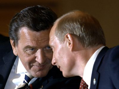 Schröder a Putin - chlapské přátelství.