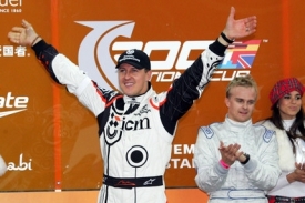 Michalem Schumacher se ve Wembley radoval i po zisku 2. m&iacute;sta.
