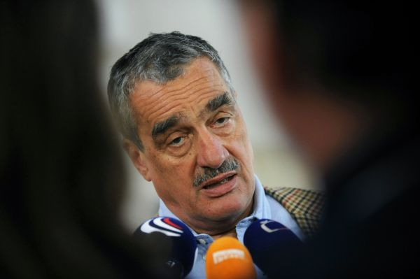 Ministr Schwarzenberg je opět ženatý.
