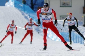 Momentka ze závodu v severské kombinaci ve Val di Fiemme.
