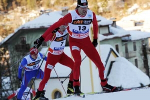 Momentka ze závodu v severské kombinaci ve Val di Fiemme.