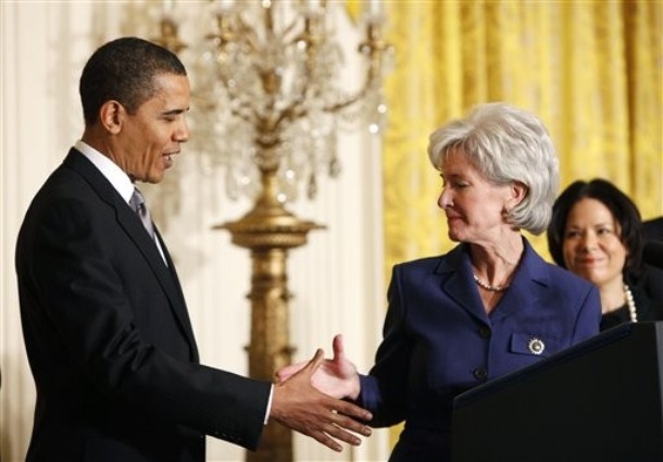 Obama a Kathleen Sebeliusová. Obama a Kathleen Sebeliusová.
