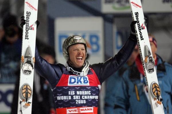 Vítěz závodu, Američan Todd Lodwick Vítěz závodu, Američan Todd Lodwick