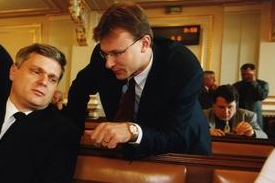 Poslanec David Šeich (vpravo) 