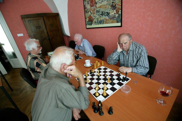 Lidé by měli o důchodu víc přemýšlet, myslí si ministr Nečas.