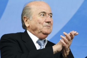 Blatter kritizuje United.