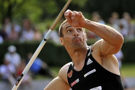 Desetibojař Roman Šebrle.