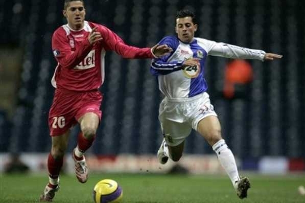 Sergio Peter z Blackburnu Rovers (vpravo), posila Sparty? Sergio Peter z Blackburnu Rovers (vpravo), posila Sparty?