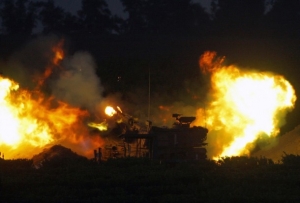 Zat&iacute;m nejtěž&scaron;&iacute; bombardov&aacute;n&iacute; čtvrt&iacute; Gazy pr&yacute; předznamen&aacute;v&aacute; př&iacute;měř&iacute;.