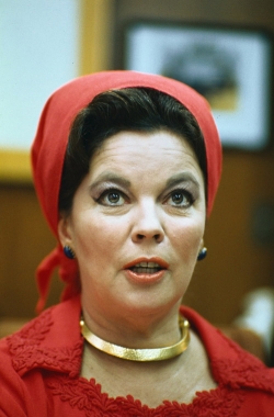 Shirley Templeová-Blacková jako diplomatka.