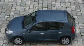 Dacia Sandero je kratší sestra Loganu.