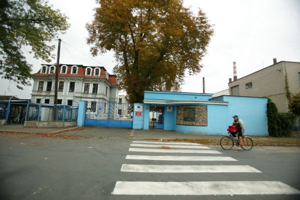Sklárna v Poděbradech osiřela. Zaměstnanci jsou bez práce.
