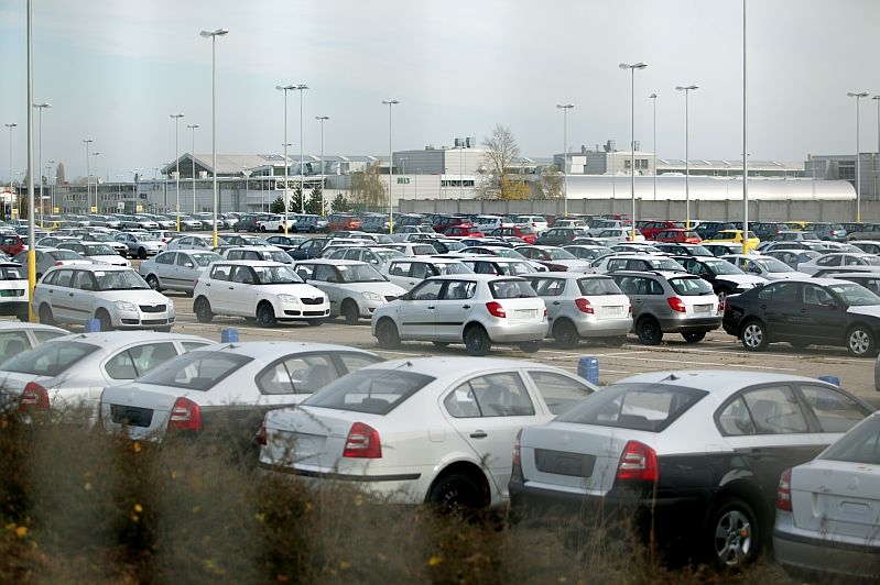 Zlevňují všechna auta a zlevnily i škodovky.