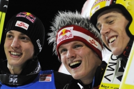 Trio nejlepších, uprostřed Thomas Morgenstern.