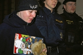 Bizarní postava celého příběhu Barbora Škrlová.