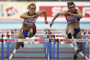 Lucie &Scaron;krob&aacute;kov&aacute; (vpravo) m&aacute; evropsk&eacute; halov&eacute; stř&iacute;bro.
