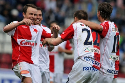 Radost fotbalistů Slavie z výhry v Olomouci. Radost fotbalistů Slavie z výhry v Olomouci.